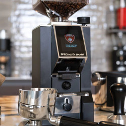 Eureka Mignon Specialita Smart black | Automatický mlýnek na kávu