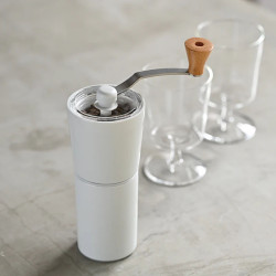 Hario Simply Ceramic - mlýnek na kávu