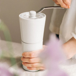 Hario Simply Ceramic - mlýnek na kávu