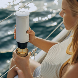 OutIn Nano 2 (Pearl white) - cestovní kávovar