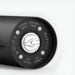 Timemore × Nuttii OX Lite – přenosný elektrický mlýnek na kávu (černý)